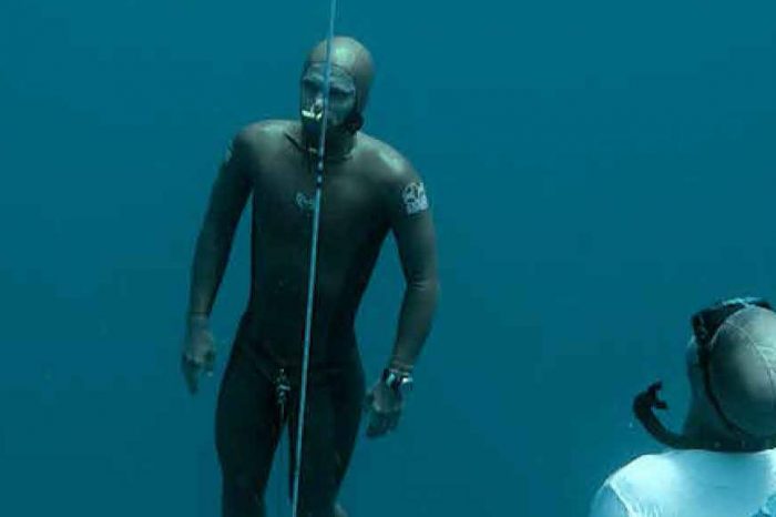 First Timers Freediving: 8 Things You Should Know Before You Take the Plunge